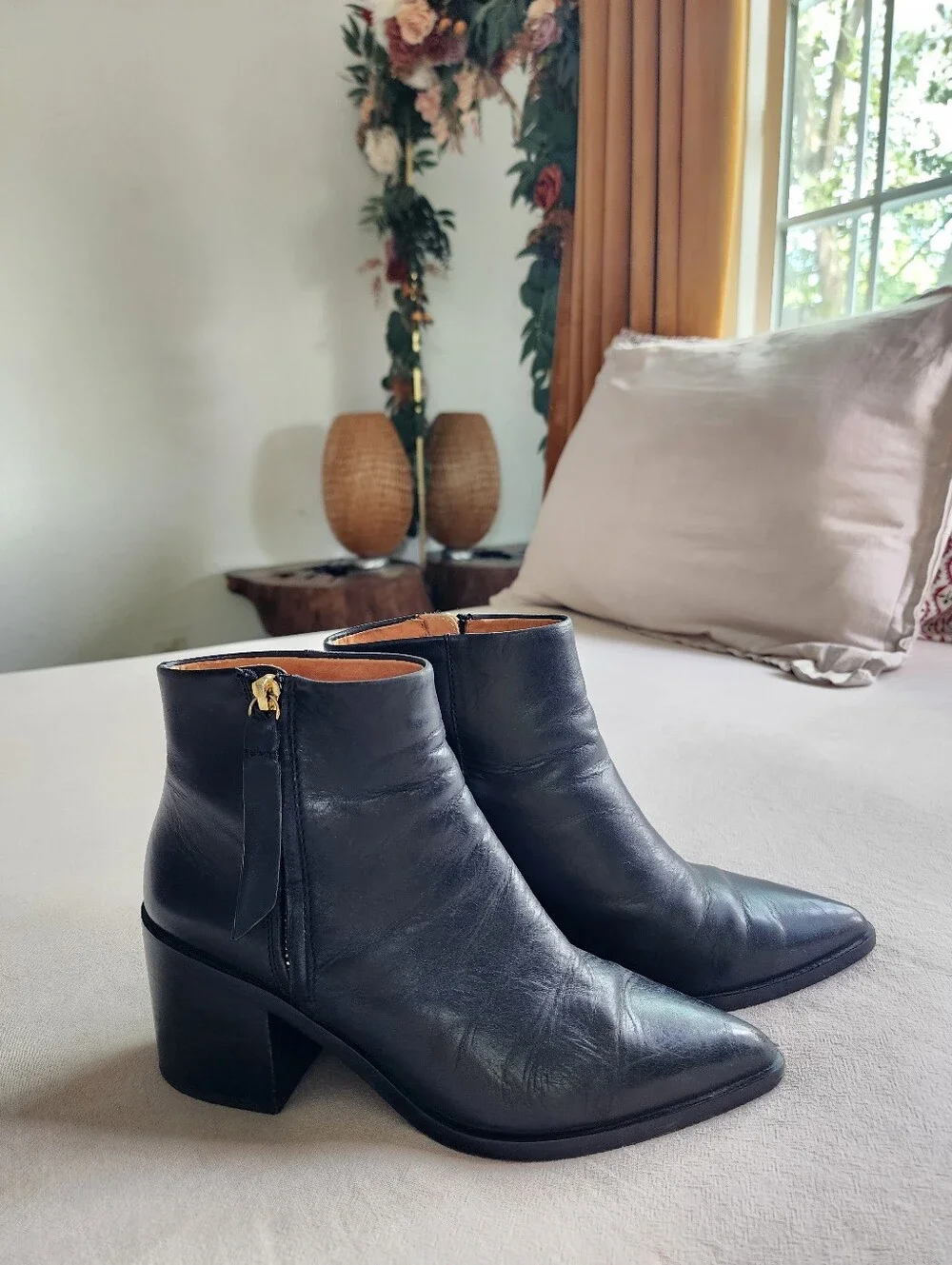 & Other Stories Pointed Toe Heeled Leather Boots Black